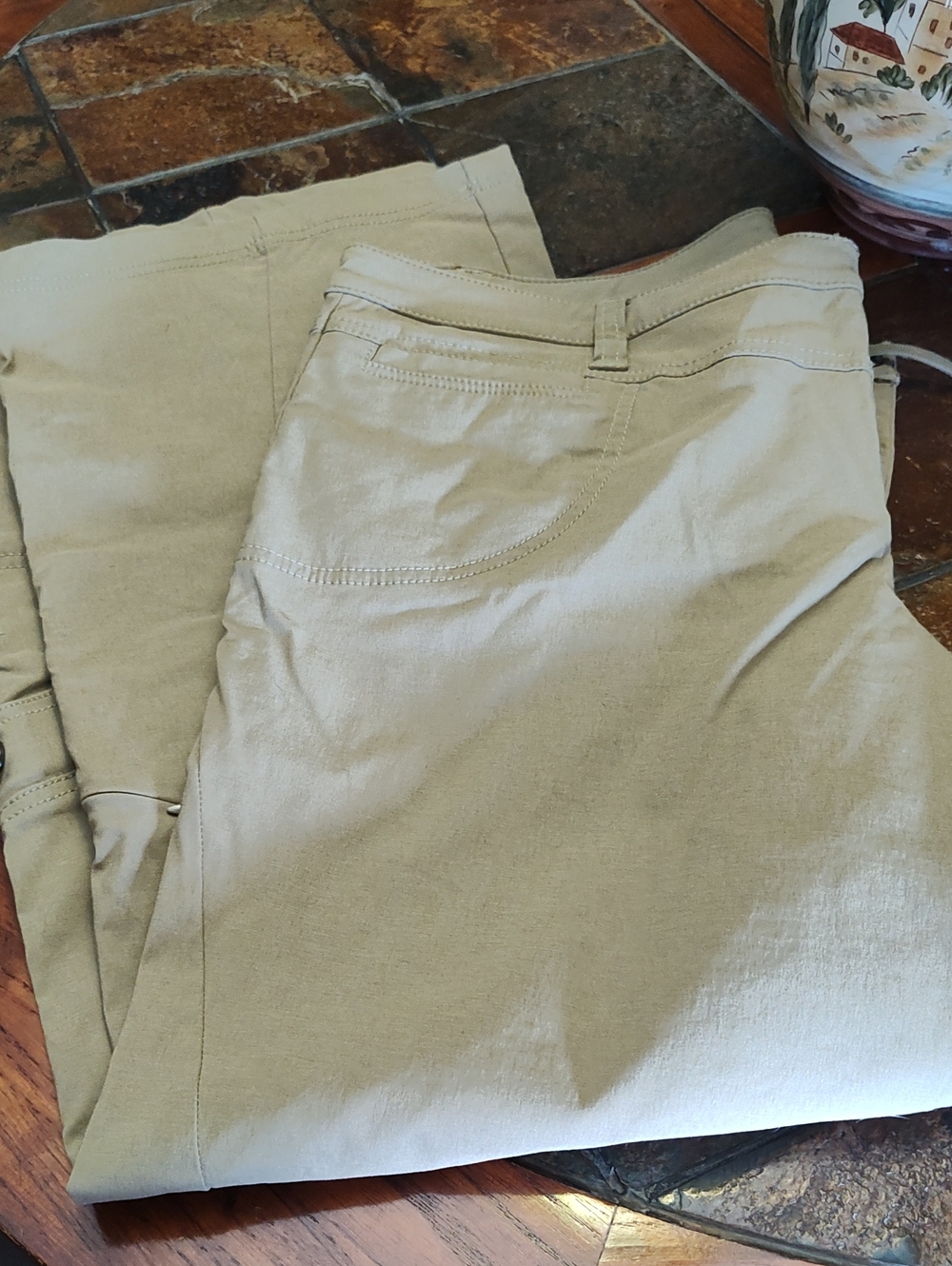 Woman's Athleta Dipper  Khaki Casual Pants - Lightweight Everyday Chinos
